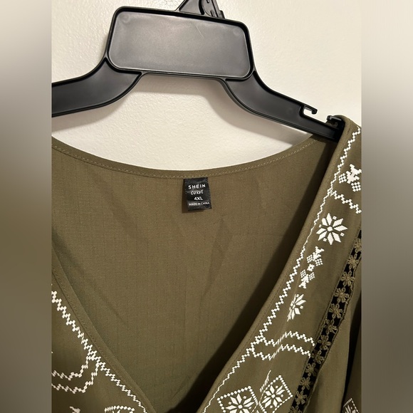 SHEIN dress with cute cut out detail around the bust. New, never worn, size 4X. - Picture 3 of 5